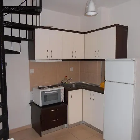 Ameris & Néos Marmarás