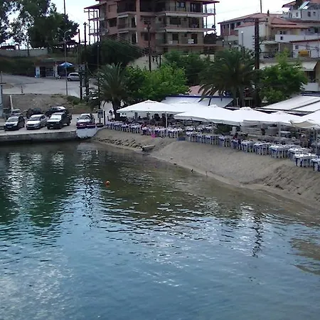 Ameris & * Néos Marmarás