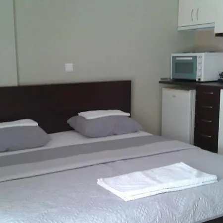 Ameris & Apartment Neos Marmaras