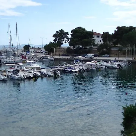 Ameris & * Neos Marmaras