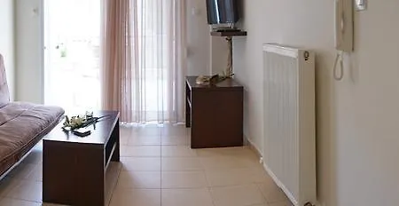 Ameris & * Néosz Marmarász