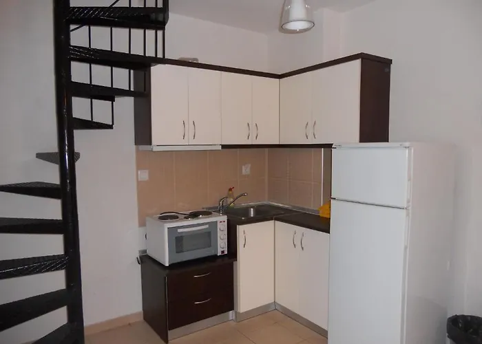 Ameris & Néos Marmarás