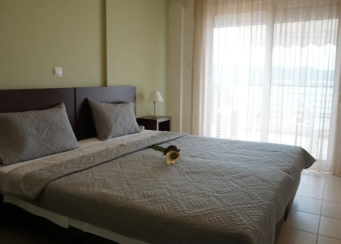 Ameris & Apartamento Néos Marmarás