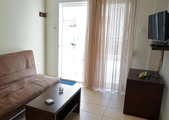 Ameris & Neos Marmaras