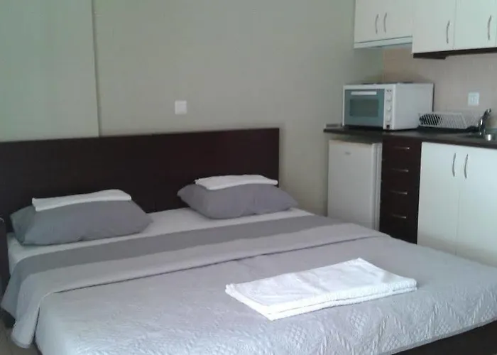 Ameris & Apartamento Néos Marmarás