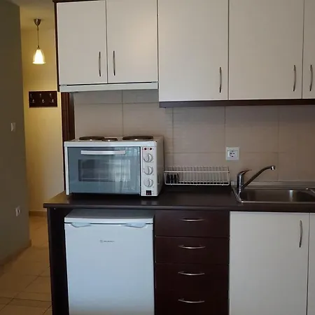 Ameris & * Neos Marmaras